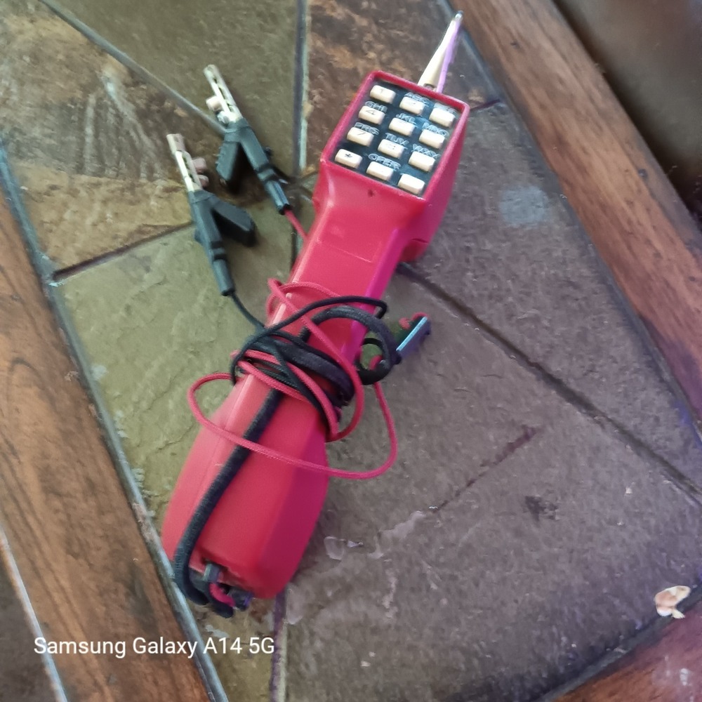 Red Telephone Lineman Test Handset Push Button Butt Set Alligator Clips 11in